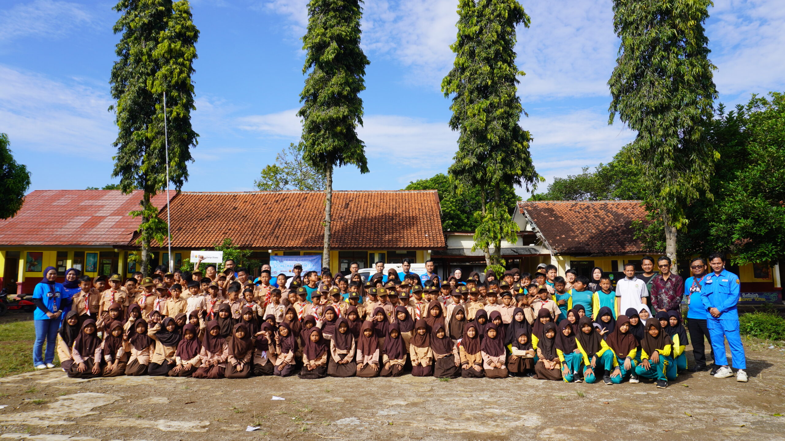 Literasi Keuangan KSP BKU di SDN Bumi Asih, Anak-anak Joget Bareng & Dapat Hadiah!